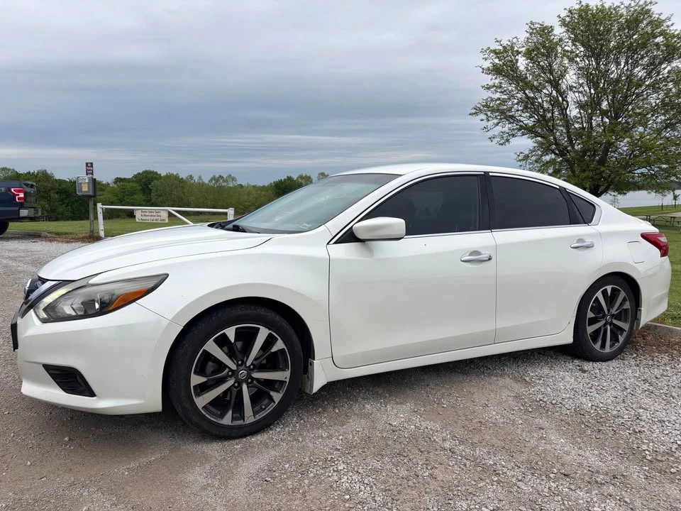 2016 Nissan Altima 5th Gen - Image 3 of 10
