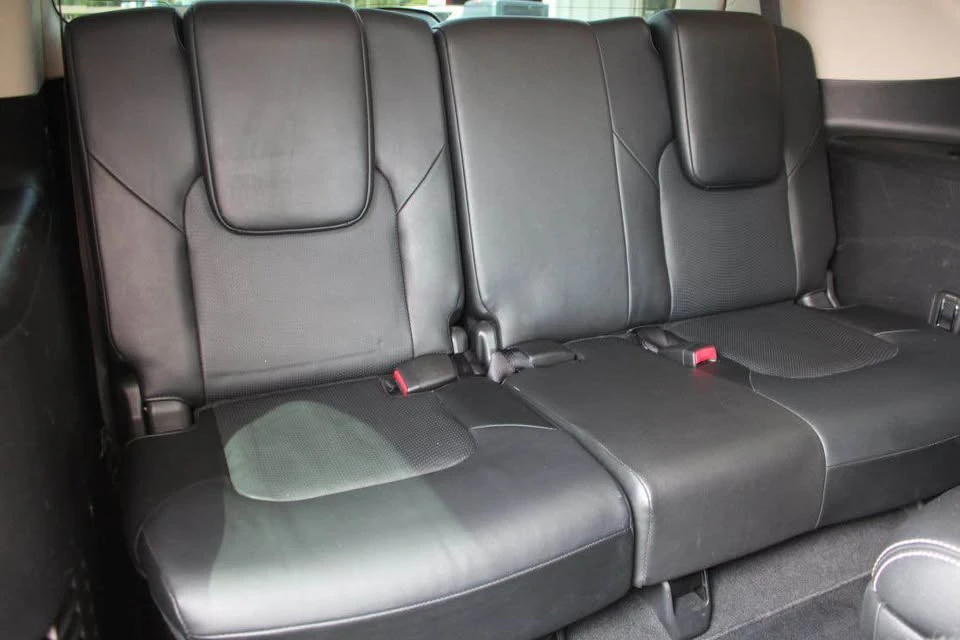 2016 Nissan Armada - Image 11 of 20