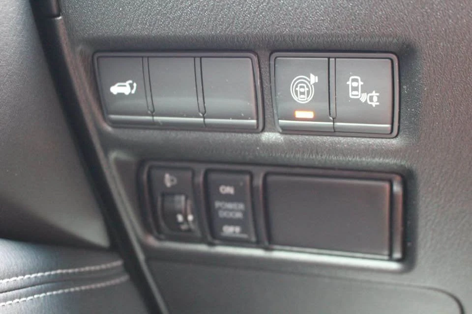 2016 Nissan Armada - Image 20 of 20