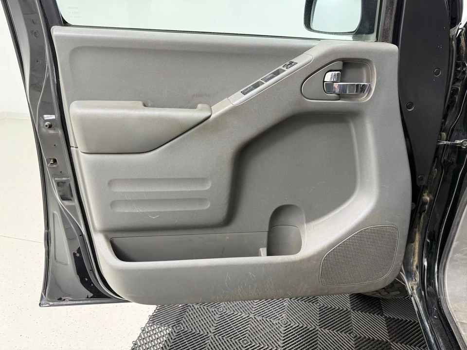 2016 Nissan Frontier 2nd Gen - Image 11 of 21
