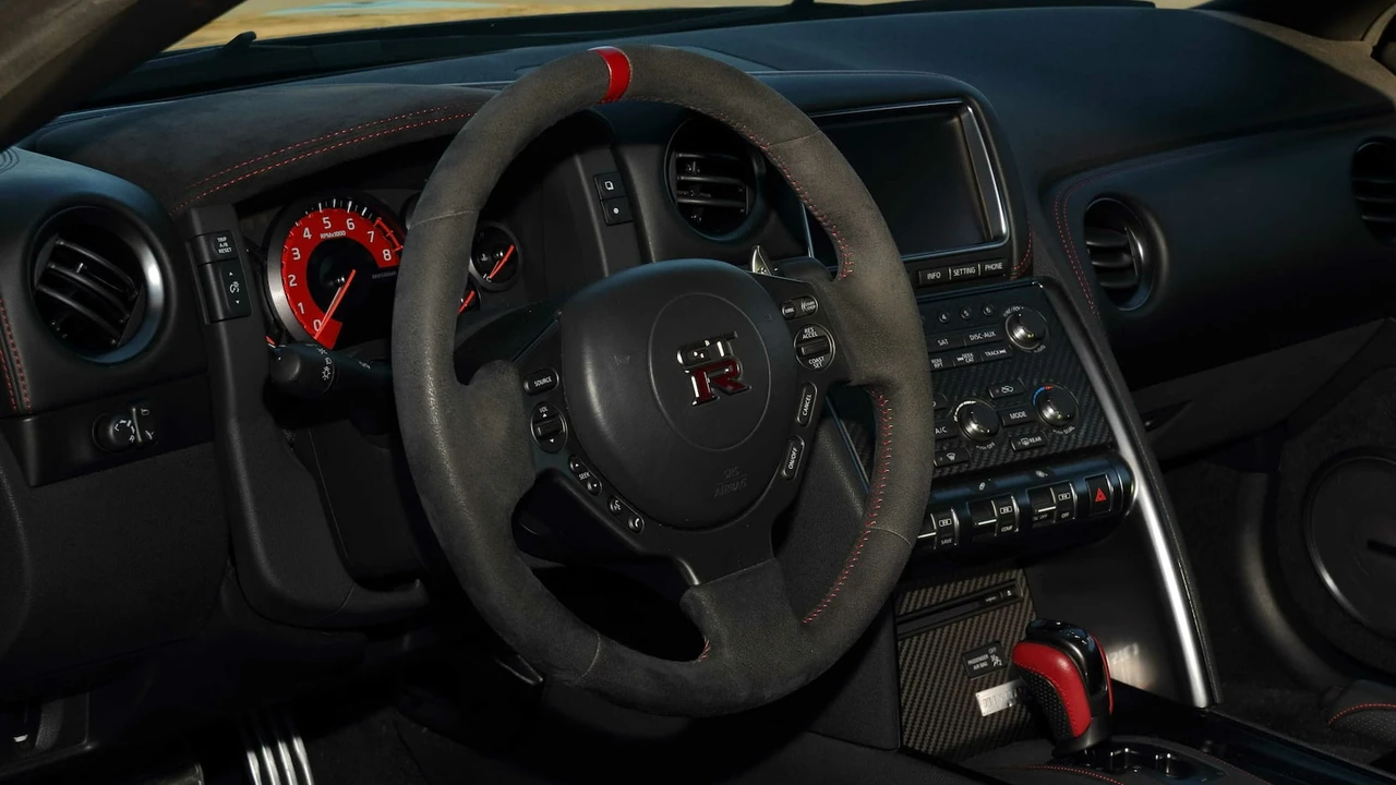 2016 Nissan R35 GT-R NISMO - Image 16 of 25