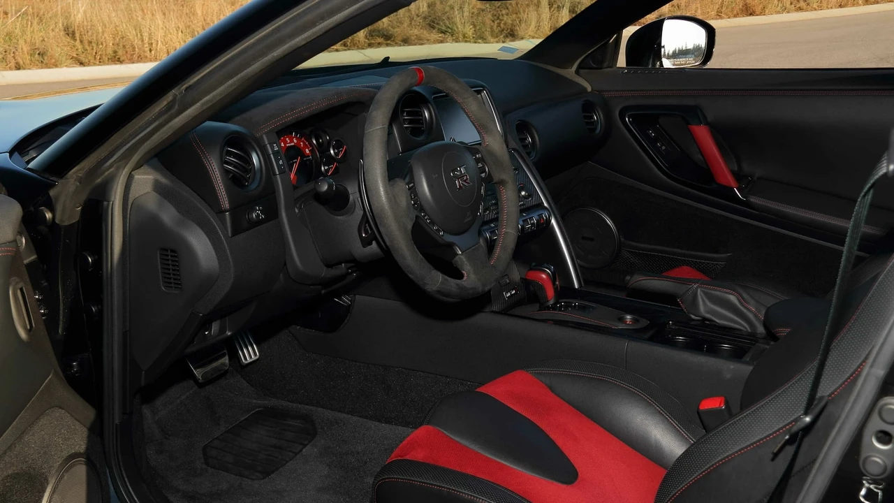 2016 Nissan R35 GT-R NISMO - Image 4 of 25