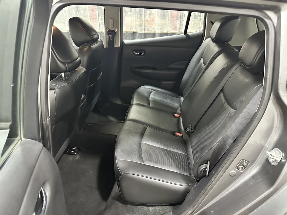 2016 Nissan Leaf - Image 13 of 21