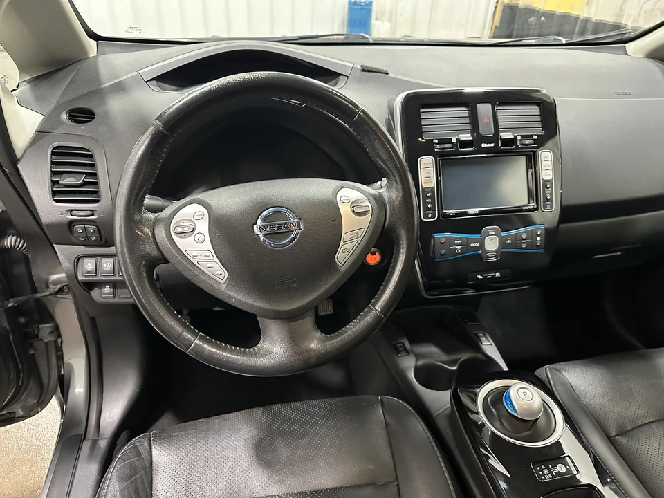 2016 Nissan Leaf - Image 9 of 21