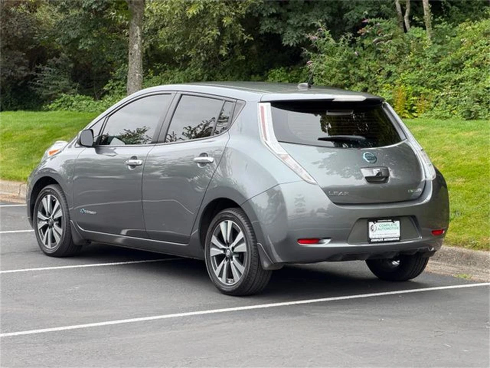 2016 Nissan Leaf - Image 7 of 31