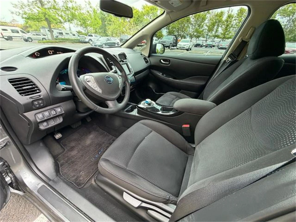 2016 Nissan Leaf - Image 22 of 31