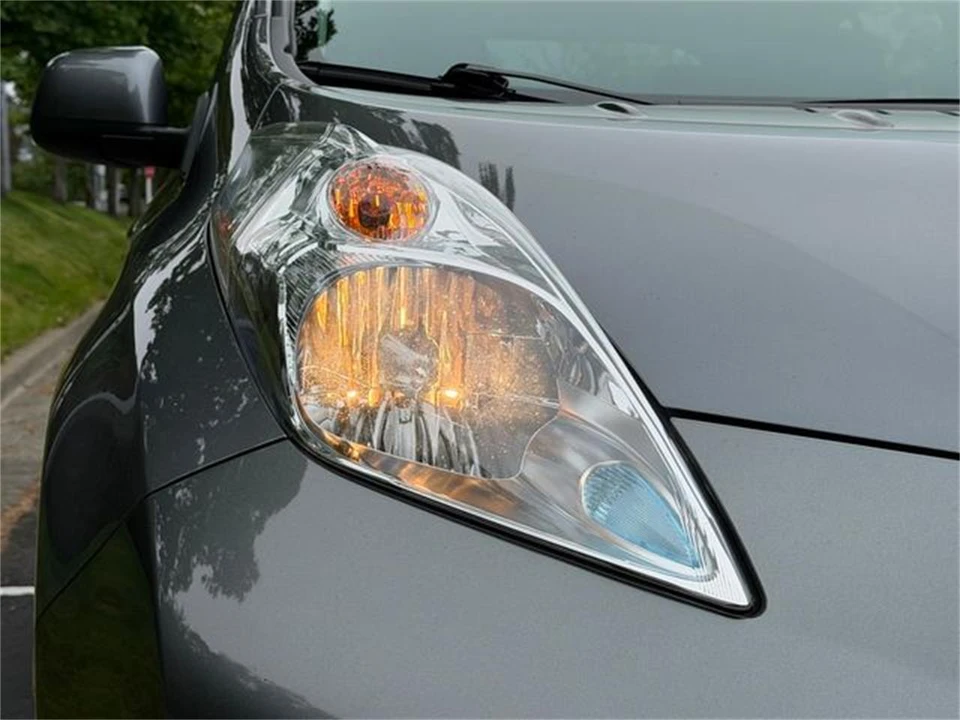 2016 Nissan Leaf - Image 11 of 31