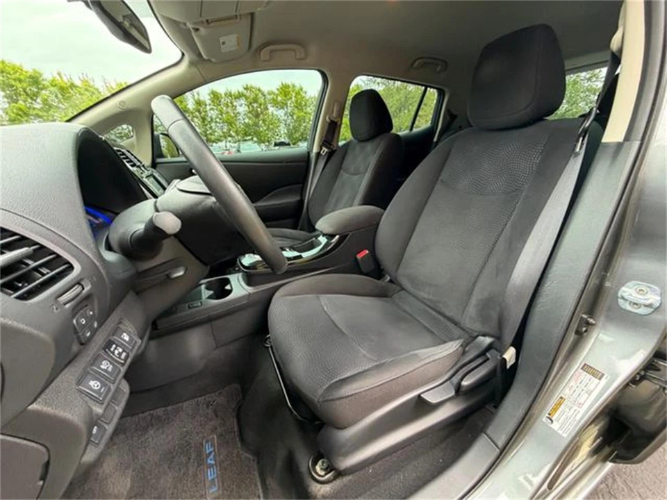 2016 Nissan Leaf - Image 23 of 31