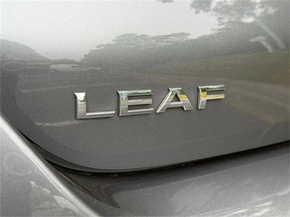 2016 Nissan Leaf - Image 17 of 31