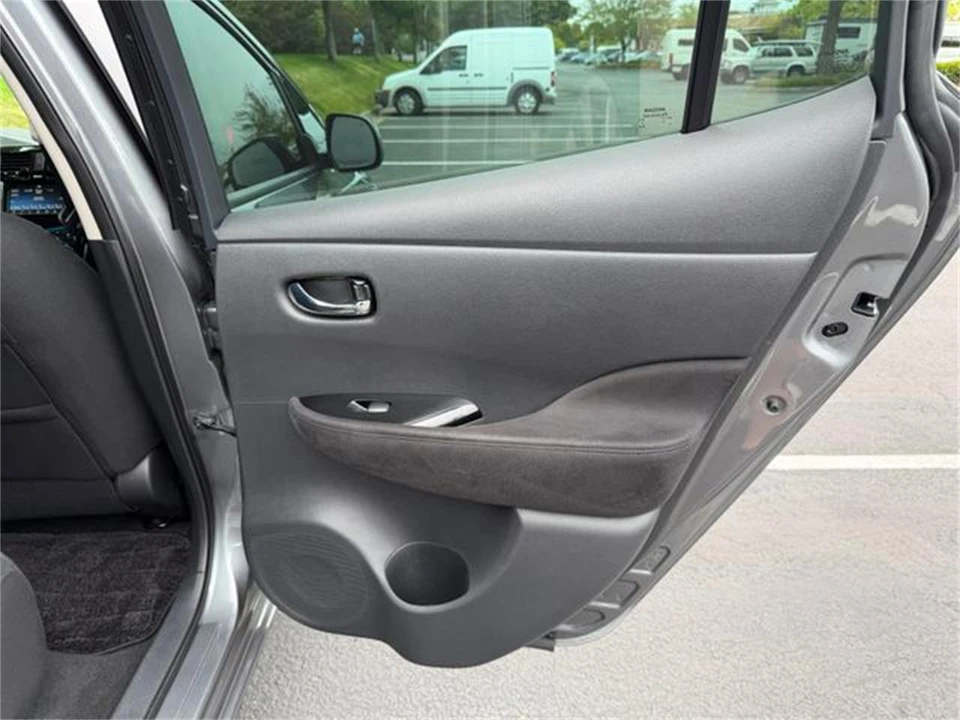 2016 Nissan Leaf - Image 30 of 31
