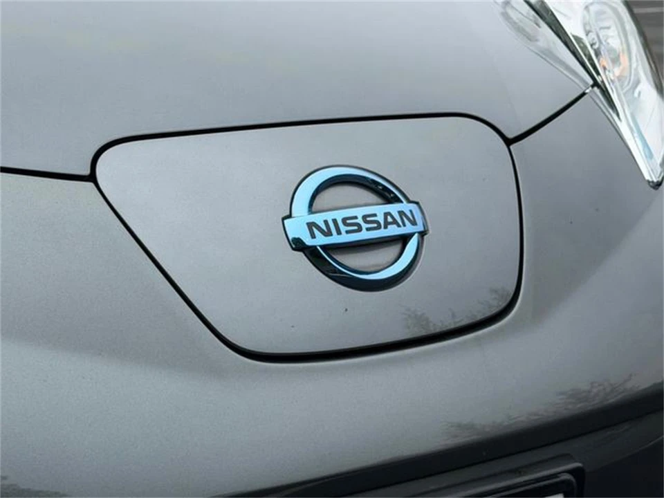 2016 Nissan Leaf - Image 12 of 31