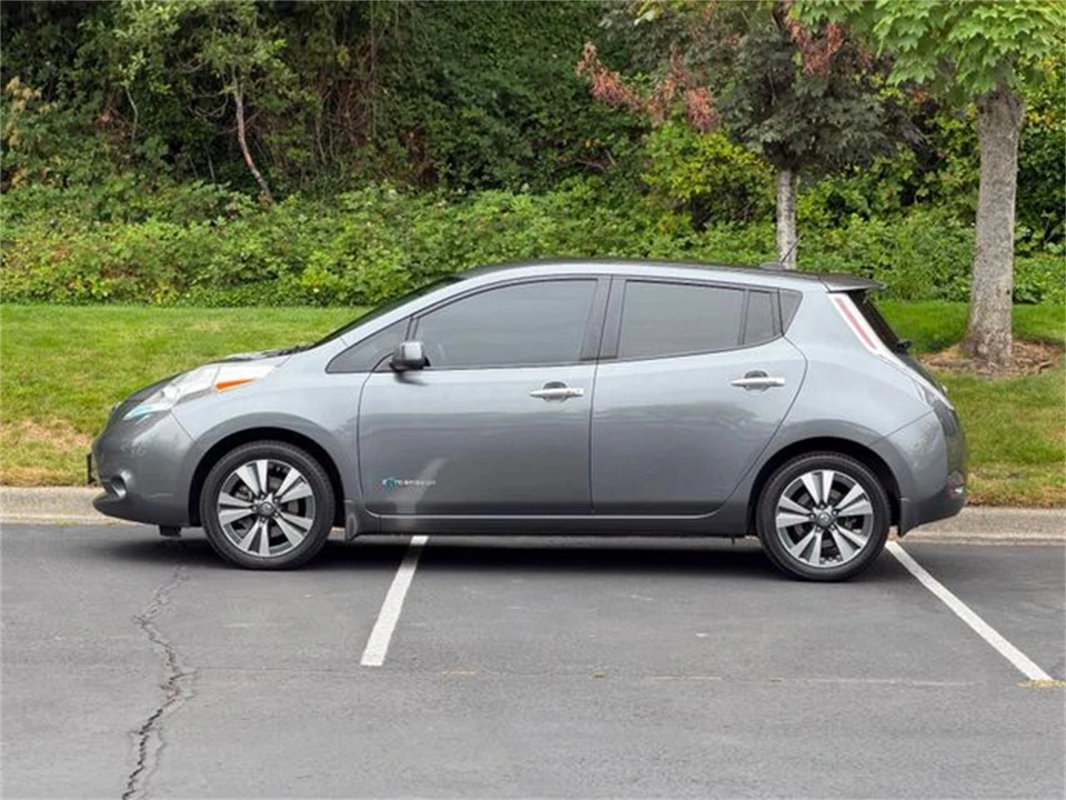 2016 Nissan Leaf - Image 6 of 31