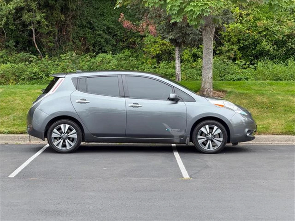 2016 Nissan Leaf - Image 9 of 31