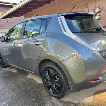 2016 Nissan LEAF SV Hatchback