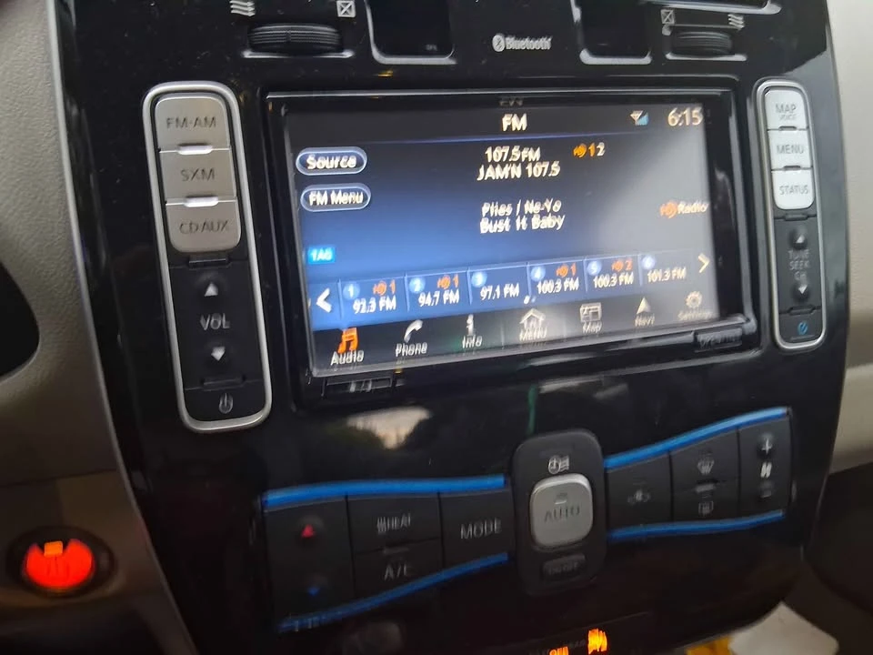 2016 Nissan Leaf - Image 7 of 10
