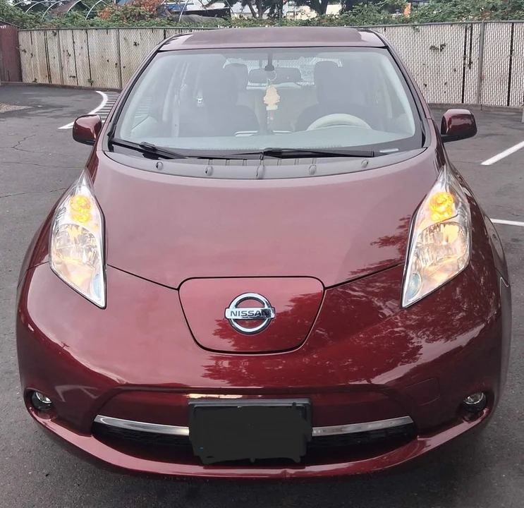 2016 Nissan Leaf - Image 2 of 10