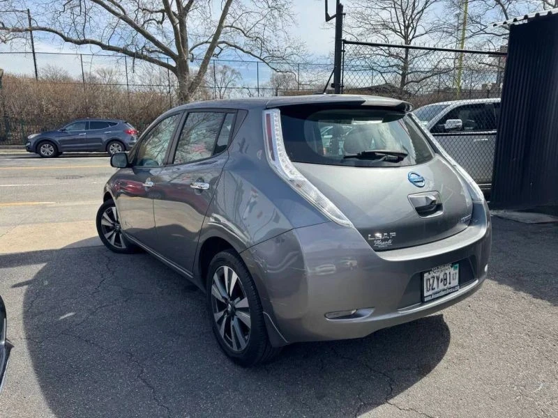 2016 Nissan Leaf - Image 6 of 10