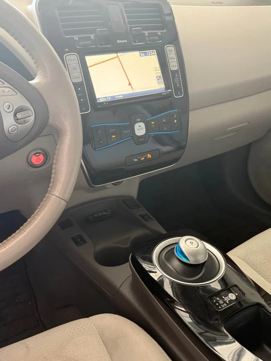 2016 Nissan Leaf - Image 4 of 9