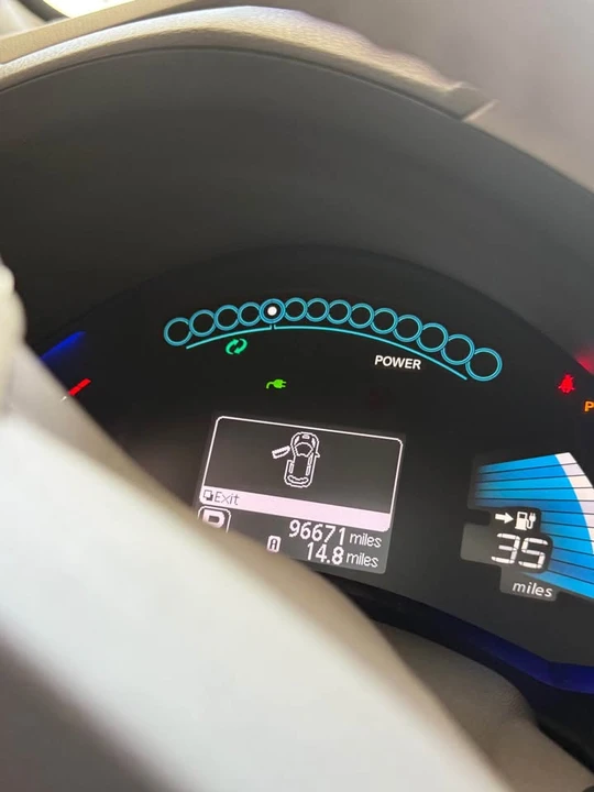 2016 Nissan Leaf - Image 2 of 9