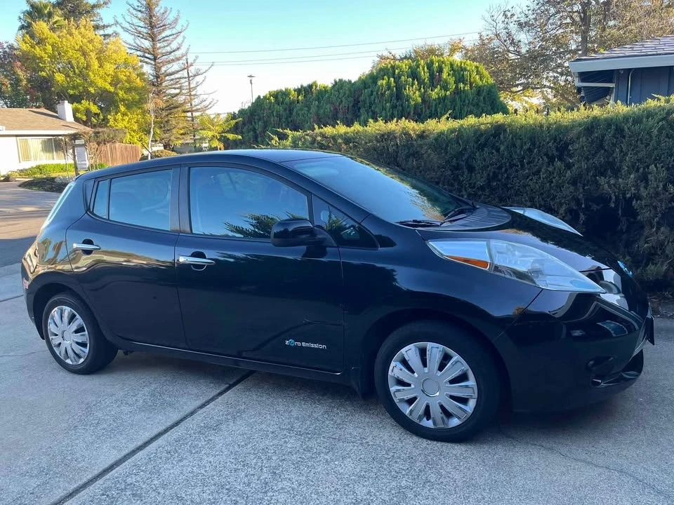 2016 Nissan Leaf - Image 2 of 3
