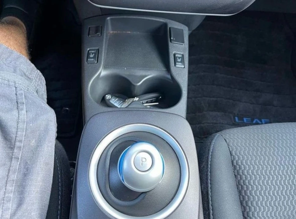 2016 Nissan Leaf - Image 8 of 16