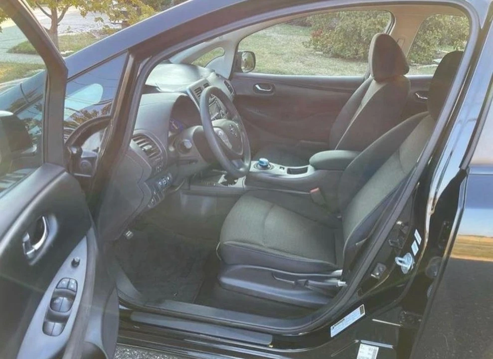 2016 Nissan Leaf - Image 15 of 16