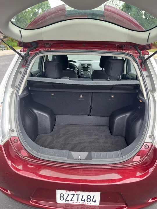 2016 Nissan Leaf - Image 6 of 17
