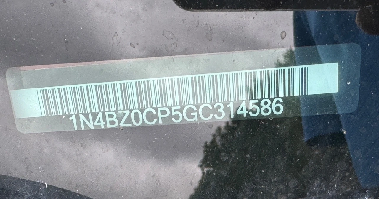 2016 Nissan Leaf - Image 10 of 17