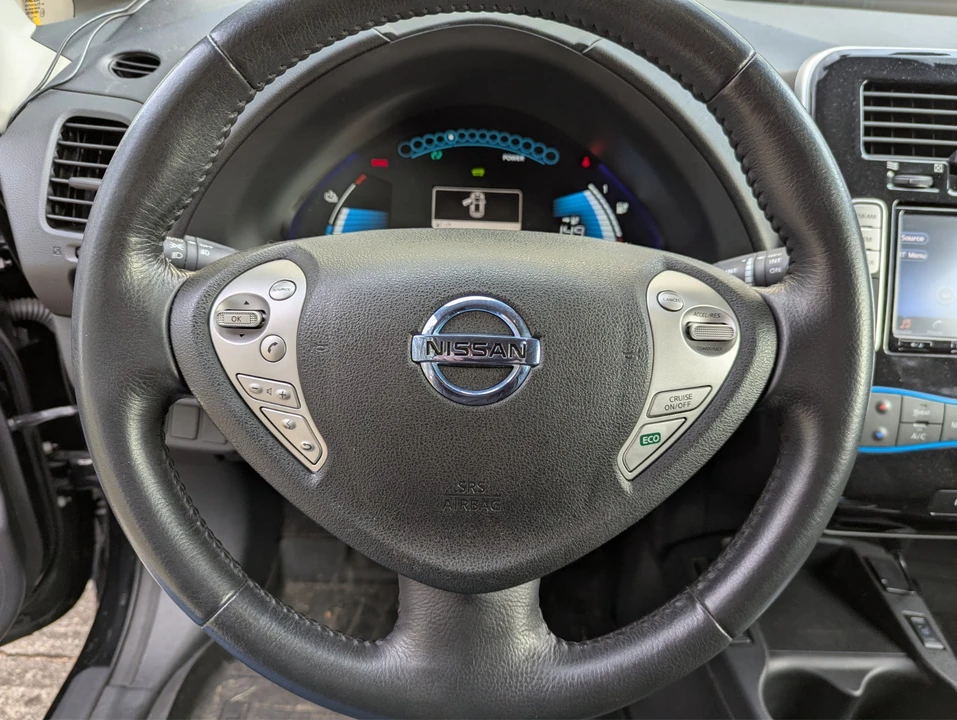 2016 Nissan Leaf - Image 9 of 21