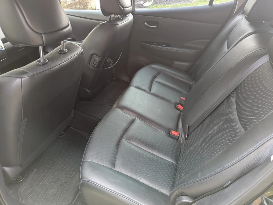 2016 Nissan Leaf - Image 15 of 21