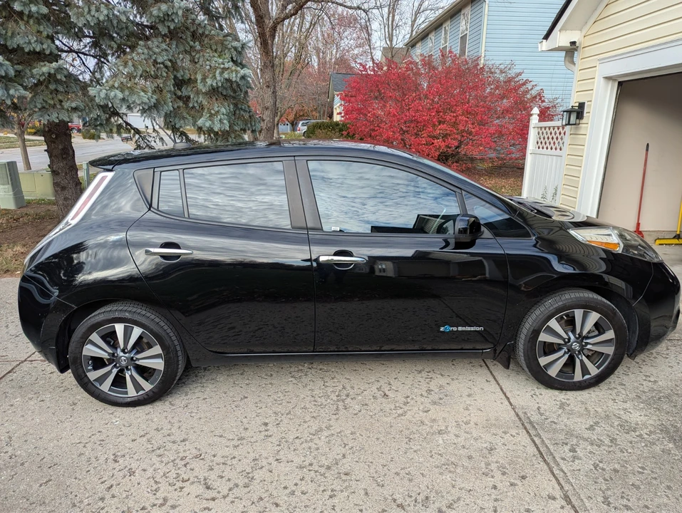 2016 Nissan Leaf - Image 2 of 21