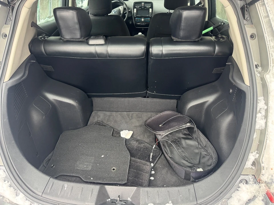 2016 Nissan Leaf - Image 15 of 20