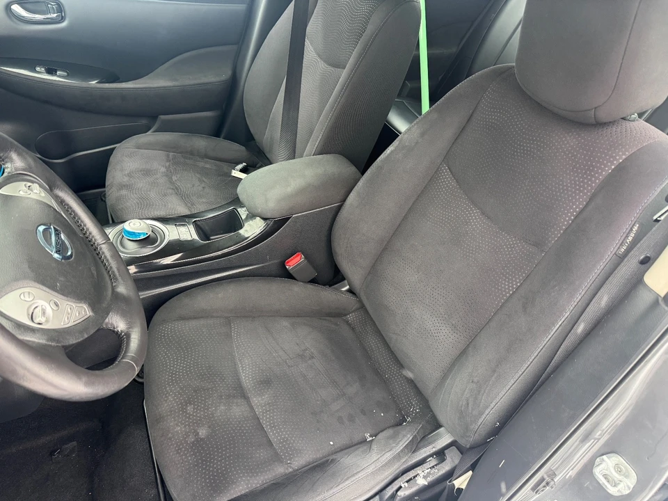 2016 Nissan Leaf - Image 13 of 20