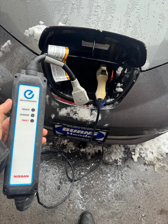 2016 Nissan Leaf - Image 11 of 20