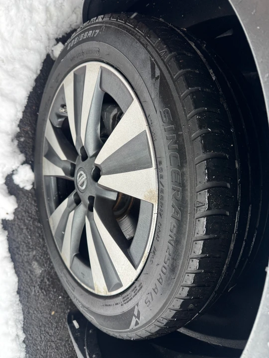2016 Nissan Leaf - Image 14 of 20