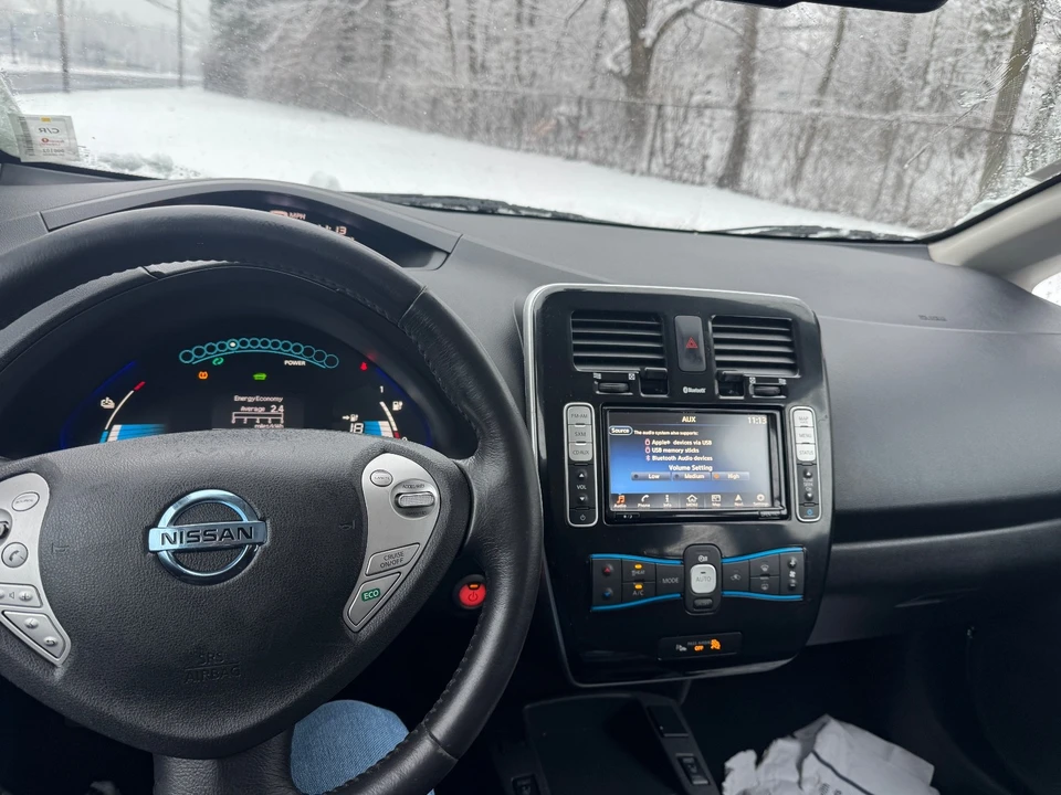 2016 Nissan Leaf - Image 12 of 20