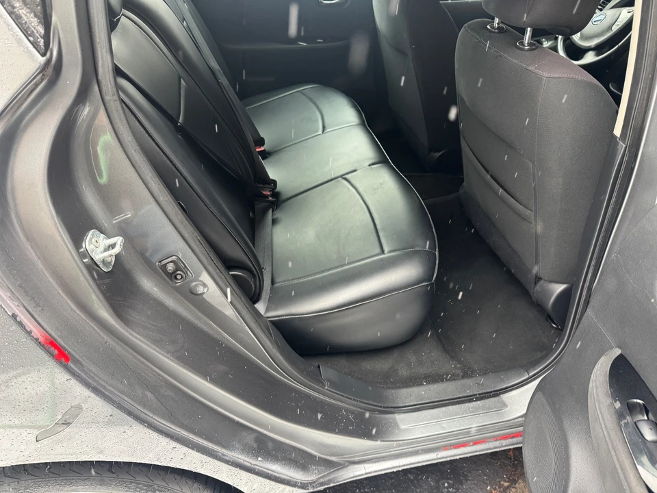 2016 Nissan Leaf - Image 17 of 20