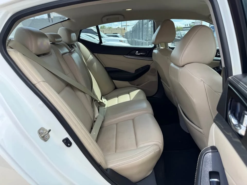 2016 Nissan Maxima 8th Gen - Image 16 of 21