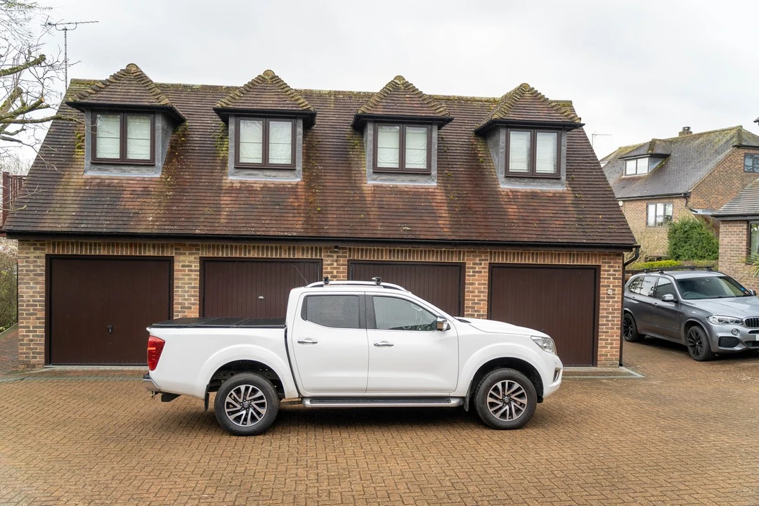 2016 Nissan Frontier 2nd Gen - Image 7 of 30