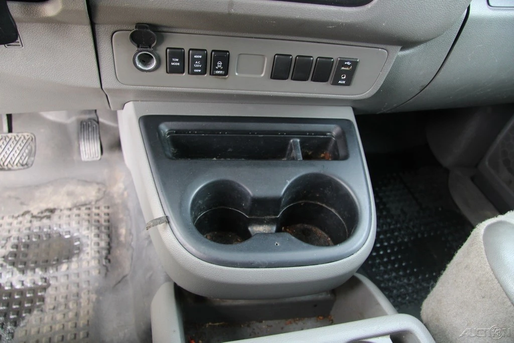 2016 Nissan NV - Image 20 of 21