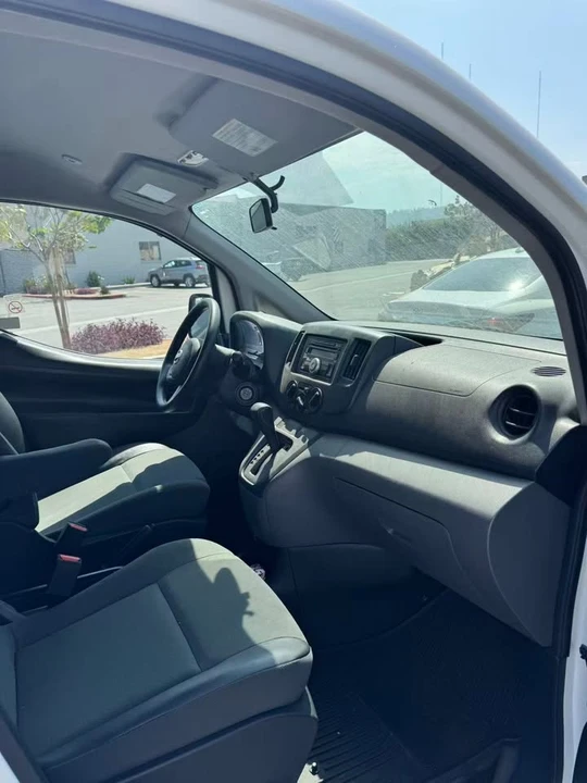 2016 Nissan NV - Image 6 of 9