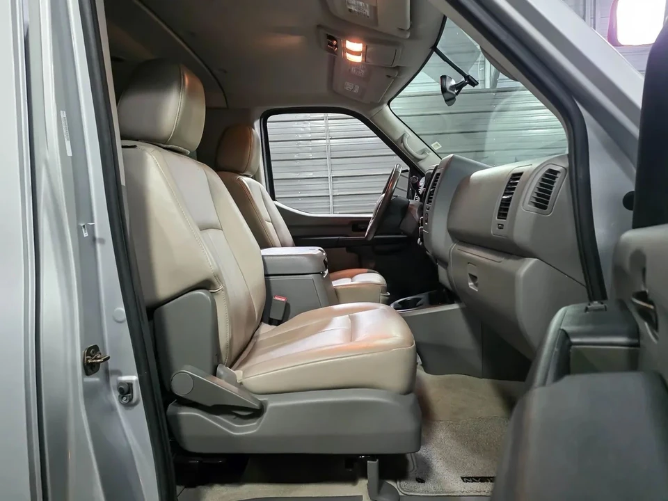 2016 Nissan NV3500 - Image 16 of 21