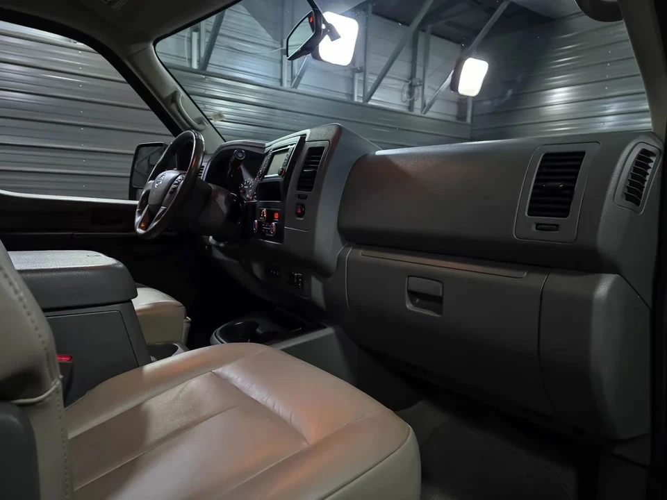 2016 Nissan NV3500 - Image 14 of 21