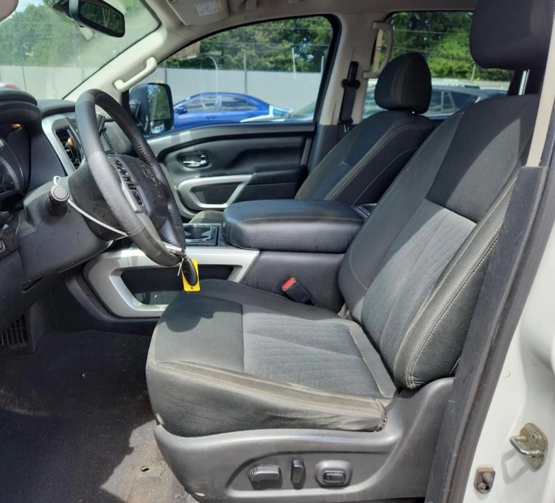 2016 Nissan - Image 7 of 9