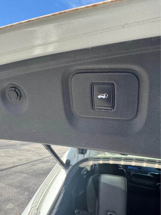 2016 Nissan Pathfinder 4th Gen - Image 18 of 18