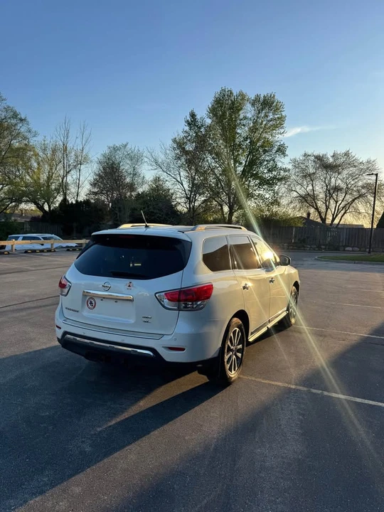 2016 Nissan Pathfinder 4th Gen - Image 5 of 18