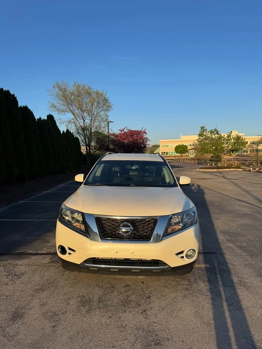2016 Nissan Pathfinder 4th Gen - Image 2 of 18