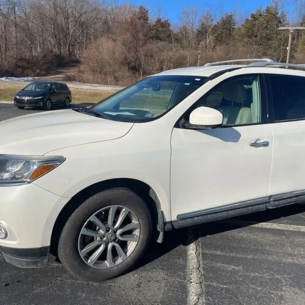 2016 Nissan Pathfinder 4th Gen - Image 2 of 12