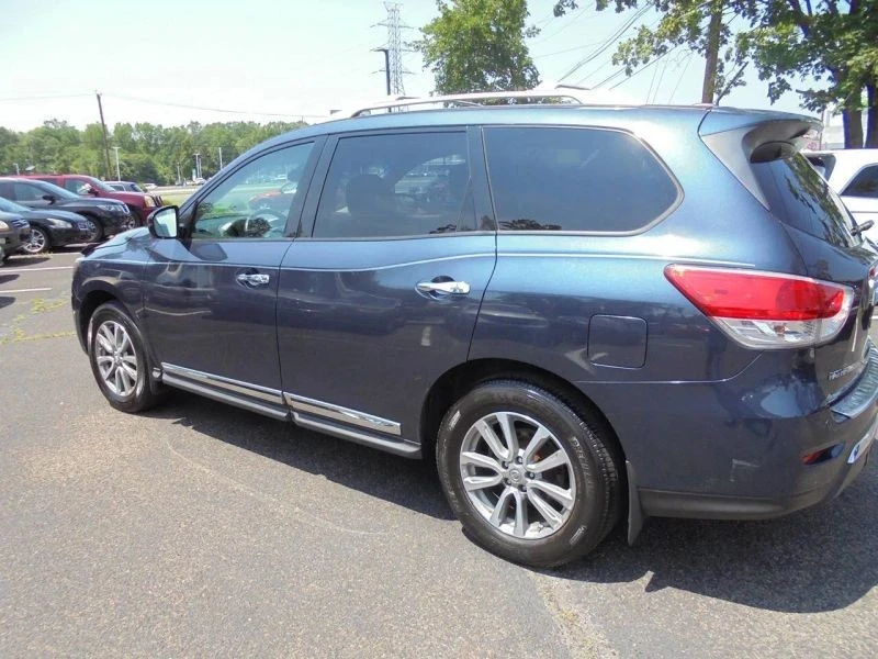 2016 Nissan Pathfinder 4th Gen - Image 4 of 12