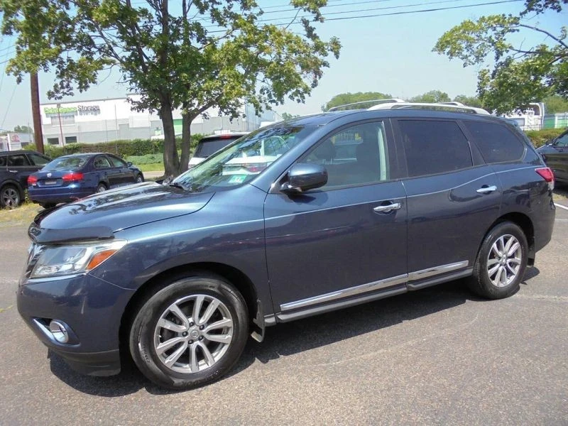 2016 Nissan Pathfinder 4th Gen - Image 2 of 12